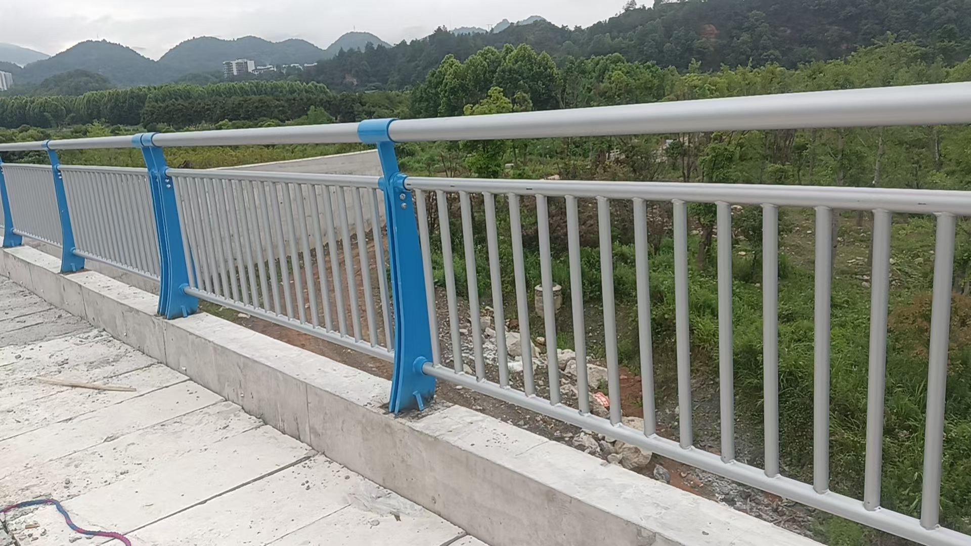 玉溪市不锈钢栏杆不锈钢桥梁护栏 - 厂家